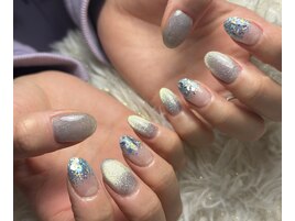 マグ＆グリッターネイル