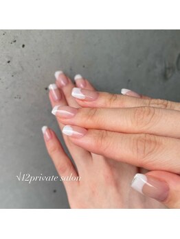 ルート12/変形フレンチネイル