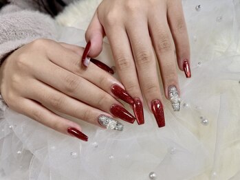 ワイプラス(Y + plus)の写真/イベントや特別な日に向けてキラキラ華やかに★SNS映え間違いなしネイルで気分もupできます◎