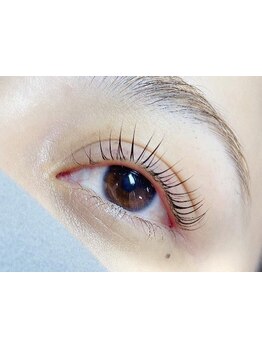 ナチュラル上品な目元にしたい