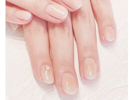 オレンジのチークネイル