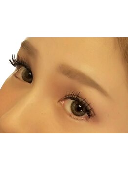 ナチュラル上品な目元にしたい