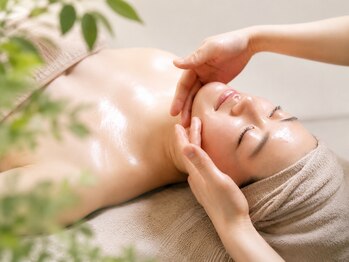 エステティックトモ(TOMO)の写真/首・肩・腰・耳周りを整え、筋膜を緩めてリフトアップ！フェイスが変わる小顔セラピーで理想へ★