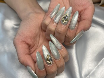 ソロルル ネイル(Sororuru Nail)/マグネット ビジューネイル