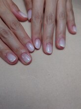 ネイルズ アメリ(Nails amelie)/白グラデーション♪