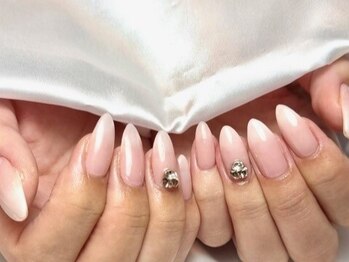 La Brillerの写真/【ちゅるんと大人可愛い】トレンド×透明感で理想の指先へ。見るたびときめく、褒められデザインをお届け♪