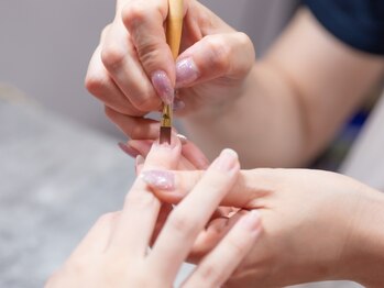 アンベリール(Embellir)の写真/【コンプレックスを自信に★】爪の形・薄さのお悩みもプロにお任せ！丁寧なケア＆美フォルム形成で美爪へ♪