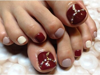 ラウト デコレーションアンドネイルサロン(Lauto Decoration&Nail Salon)/ボルドーのワンカラーフット