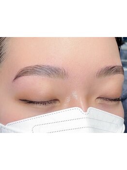 クールな目元にしたい