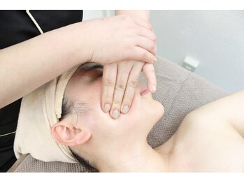 プリモア(Primore)/小顔マッサージ