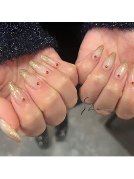 シー(SHE)/グラデーションネイル