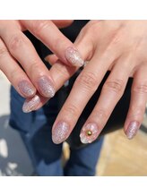 ハズグラスネイル(Haze Grass nail)/手書きフラワー