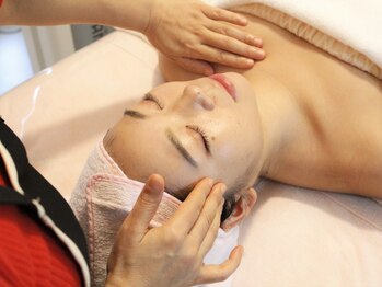 本場韓国式エステ 小顔コルギアンド痩身専門 ティアラ 池袋店の写真/【韓国式コルギ[高周波リンパケア付]¥7500★】骨気の前に高周波で筋肉のこりを緩めリンパを流して効果UP!!!