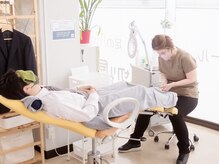 爪切り屋 足楽 日本橋三越前店/ドイツ製のチェアでゆったりケア