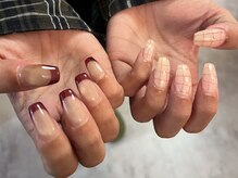 サクノネイル(SAKUNONAIL)/ボルドーフレンチチェックネイル
