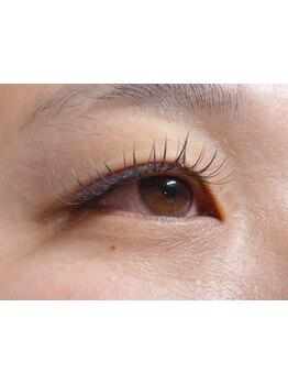 ナチュラル上品な目元にしたい