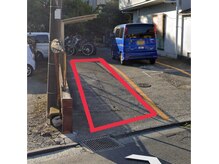 アールネイルドットコム(R*NAIL.com)の雰囲気（店舗裏手に専用駐車場有!!駐輪場沿い縦列2台です!バイク自転車◎）
