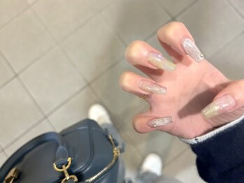 エム ネイル 本店(M Nail)の写真/【コンプレックス解消！】爪の薄さ★深爪★フォルム★自然な長さ出し!!補強もお任せ!!爪を綺麗に魅せる♪