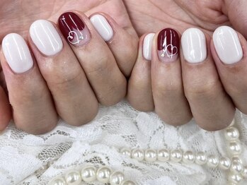 ハニービービー(Honey Bee Bee)/プチハートフレンチネイル