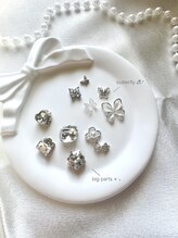 モアモア(moremore)/大きめパーツ