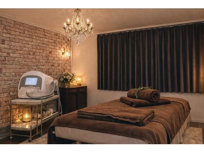 ボンド(BOND)の写真