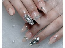 ルミ(Lumi)/自爪アートやり＋パーツつけ放題