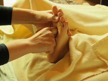 ウララカ(uraraka)/足のコリを細かくほぐします