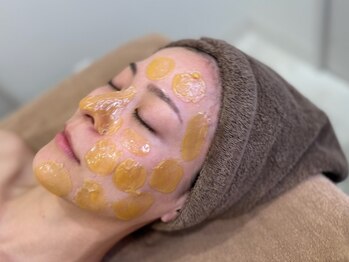 シルク ド ココ(Silk de Coco)の写真/【絹艶肌ワックス¥7700】都度払い♪乾燥・黒いブツブツが気になる方に!つるんと艶のある美肌に肌質改善♪