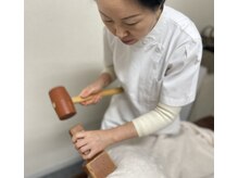 健康整体の雰囲気（身体の歪みを矯正して筋膜を緩める事で自然治癒直を高めます）