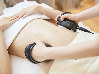 コスメアンドエステティック ルミエ パリ 高知大丸店の写真/【薄着になる今こそ！】燃焼×筋力UP★こだわりの痩身マシンで憧れ美BODYに！！