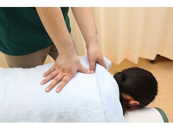 よしだ鍼灸整骨院 整体院/整体で呼吸を深く施術している所