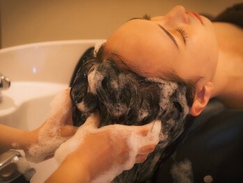 ソキ 梅田(SOKI)の写真/【高技術のスパニストがお届けする本格ヘッドスパ】頭皮美容に着目した極上施術を＊［梅田/梅田駅］
