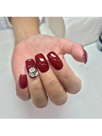 ボルドー×ビジュー盛り