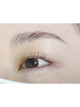 ナチュラル上品な目元にしたい