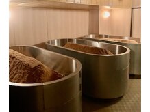 えん発酵温熱木浴 梅田店/清潔感があり広々した入浴ルーム
