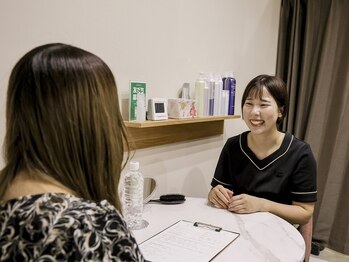 キリグ(KILIG)の写真/＼見せたくなる腕へ／秋冬に可愛いタイトニットも着こなす★ブラやキャミソールからはみ出るお肉撃退！