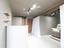 都会的な内装でリラックスできる非日常の空感を◎