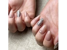 グラムネイル(gram nail)の雰囲気（派手すぎず飽きのこないカラーやアートが好きな方に◎）