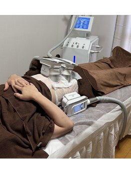 クードシャトン(Queue de CHATON)の写真/秋田市のメンズも利用可能な脂肪冷却サロン☆寝てるだけでお腹など気になる部分を集中ケアで理想の姿へ！