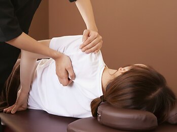 中国整体 らくあん 守恒院の写真/凝り固まった重い重い肩周りを集中ケア！人気No.1は《当日OK！【整体】45分 ¥3000》