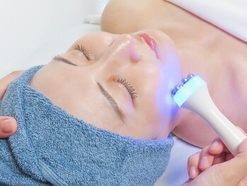 アイリープ(eyeleap)の写真/【内側から光りをまとう透明肌へ】水光白玉肌【ララピール】やW美白革命ケアで輝く透き通る最強美白へ☆