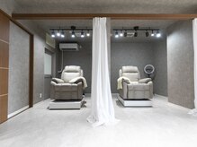 ゆっくりくつろげるソファでうとうとされる方続出◎