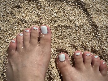 シャロン(SHARON)の写真/素足に自信を。丁寧なケア付きフットネイルで足元を美しく引き立てます。[北千住/パラジェル/フィルイン]