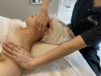 カガヤキコガオ 蓮田店/肩首周りのコルギケア