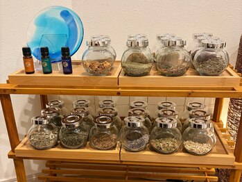 琉球リラクゼーションサロン ちゅらさん/ハーブの読み取りよもぎ蒸し