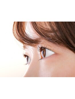 ナチュラル上品な目元にしたい