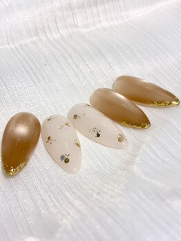 ティアラ(tiara)/マグネット×上品箔ネイル☆