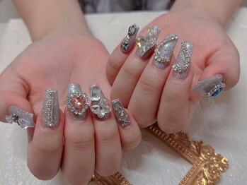 モアネイル 新宿/