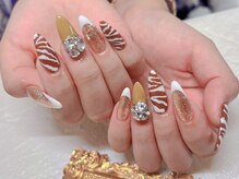 モアネイル 新宿/