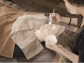 サロンドセレスト(Salon de Celeste)の写真/スピキュール×ハーブピーリングでターンオーバー促進♪お肌の弱い方の《肌育》も！【剥けないピーリング】
